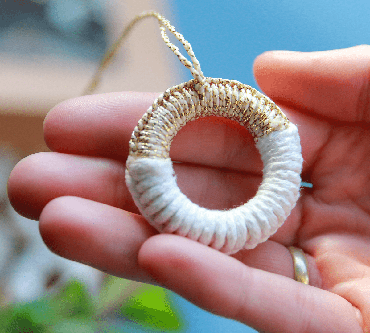 Makramé karácsonyfa dísz fehér arany natúr ünnepi szett csaladinaptar.hu webshop